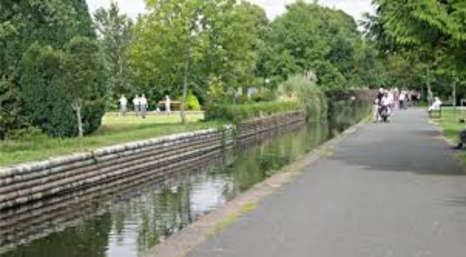 Meadowlands Leisure Centre & Park