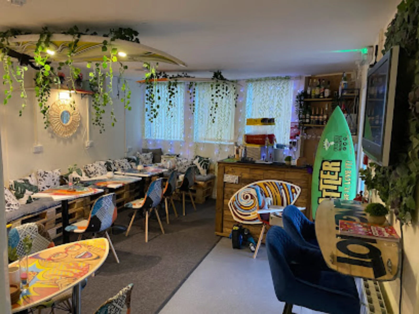 Lost Surfers Cocktail Cafe