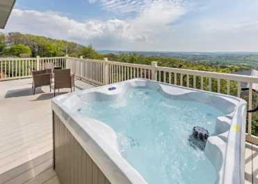 last-min hot tub escape Cornwall