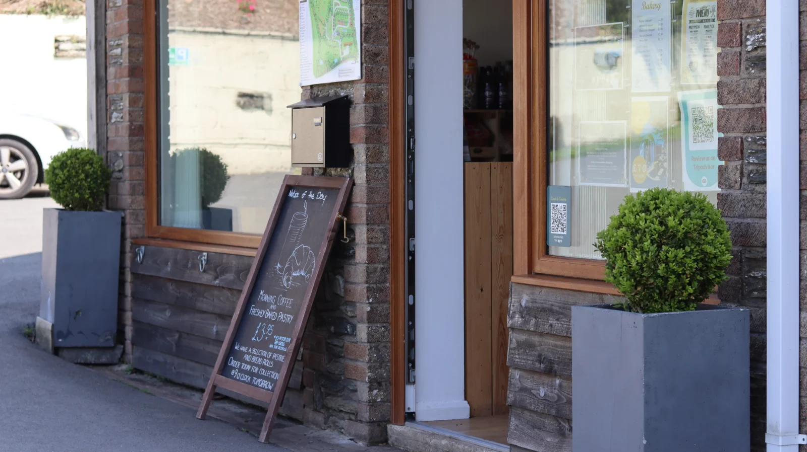 Coffee & Croissants @ Reception