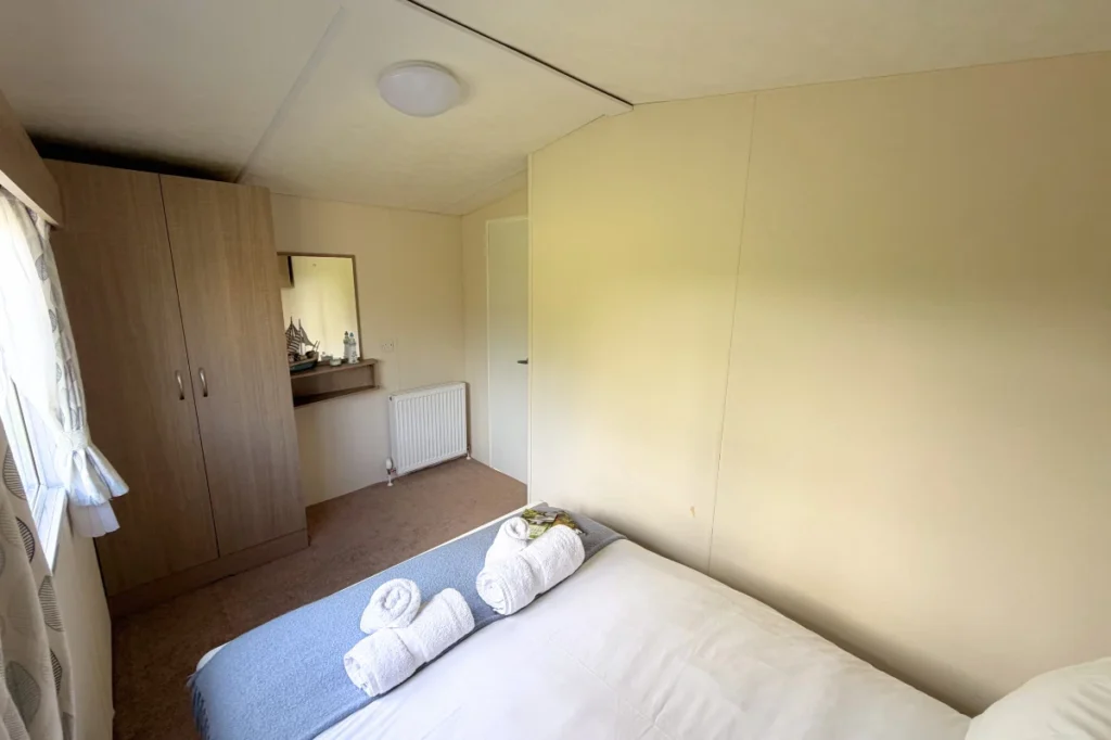 2 bedroom holiday caravan for sale cornwall master bedroom