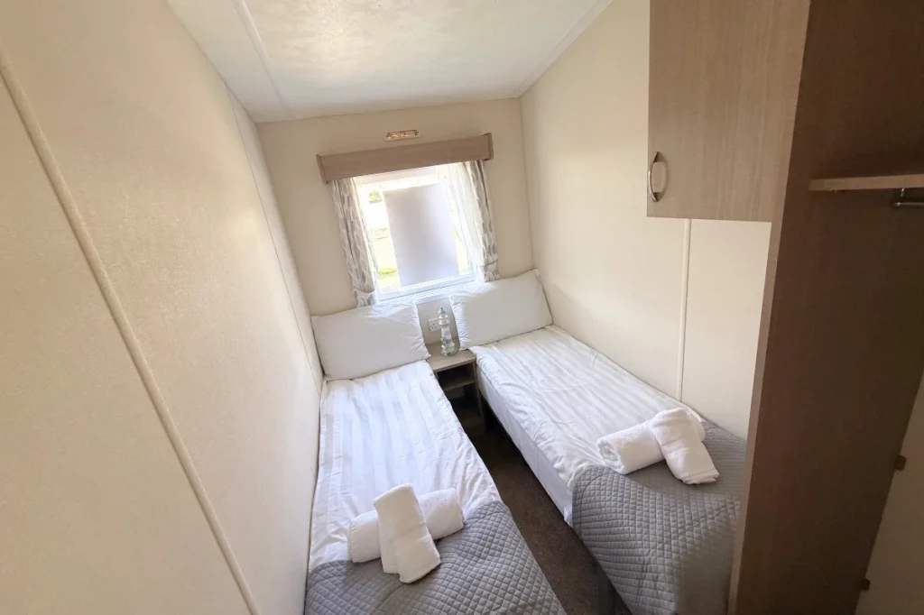2019 delta bromley twin room