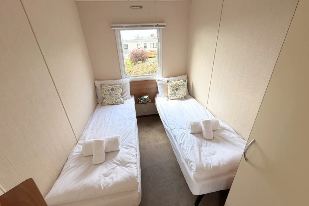 ABI Vista Platinum 2011 twin bedroom Tamar View